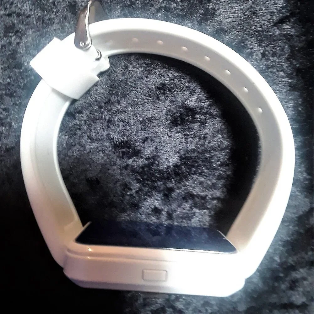 BRAND NEW SMART WATCH - White - Comes in a box.